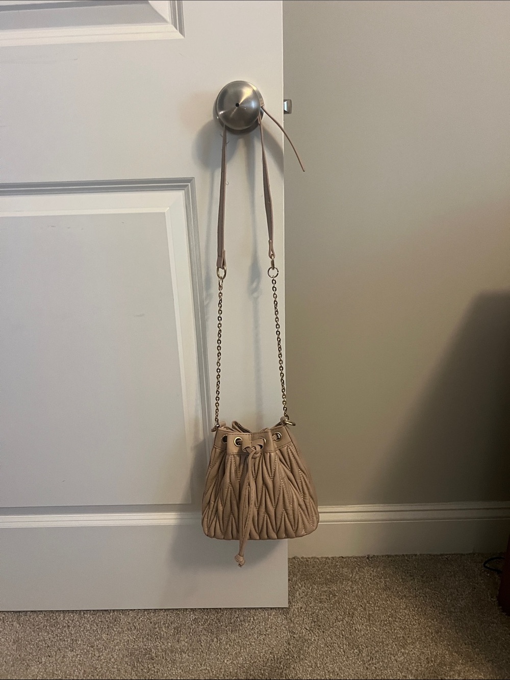 Quilted Drawstring Bucket Bag - Picture 6 of 6